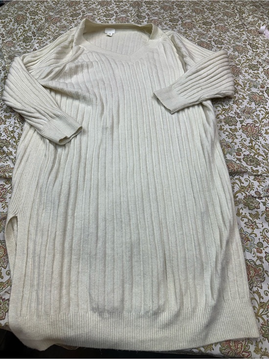 H&M Dresses & Skirts - H&M Cream Ribbed V-Neck Midi Sweater Dress